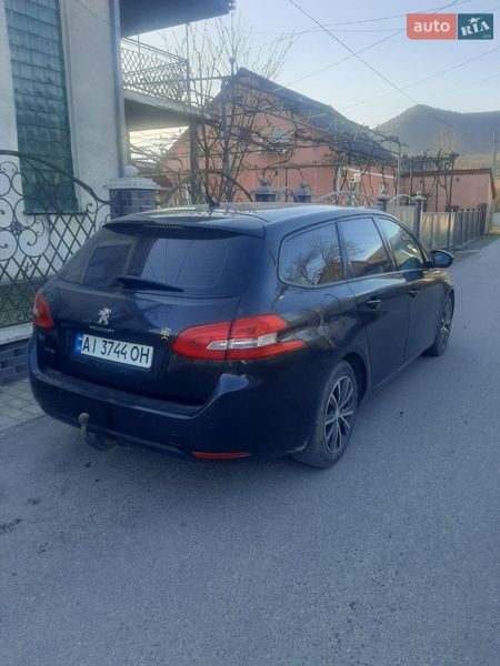 Универсал Peugeot 308 2015 в Хусте