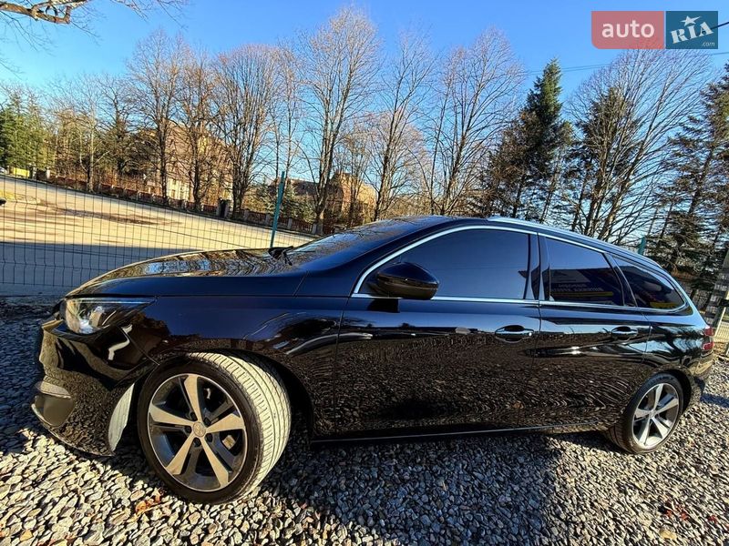 Универсал Peugeot 308 2015 в Трускавце