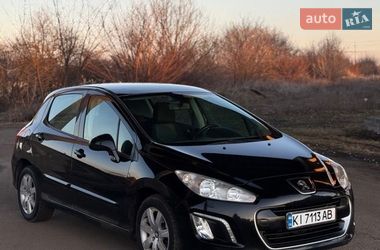Хэтчбек Peugeot 308 2011 в Смеле