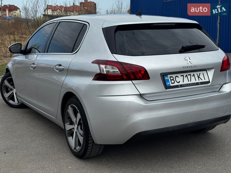 Хетчбек Peugeot 308 2014 в Дрогобичі