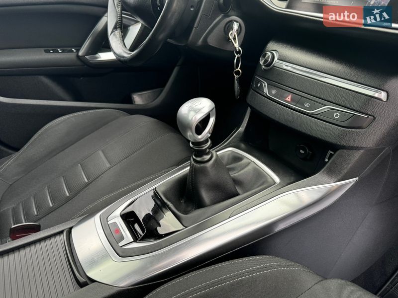 Хетчбек Peugeot 308 2014 в Дрогобичі