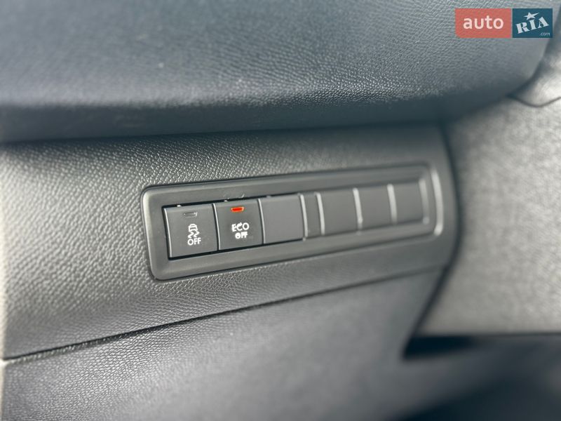 Хетчбек Peugeot 308 2014 в Дрогобичі