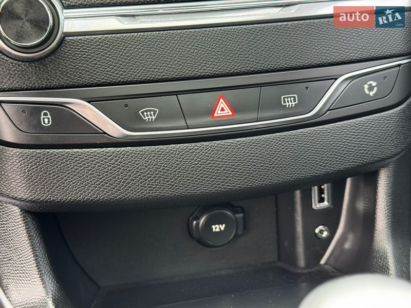 Хетчбек Peugeot 308 2014 в Дрогобичі