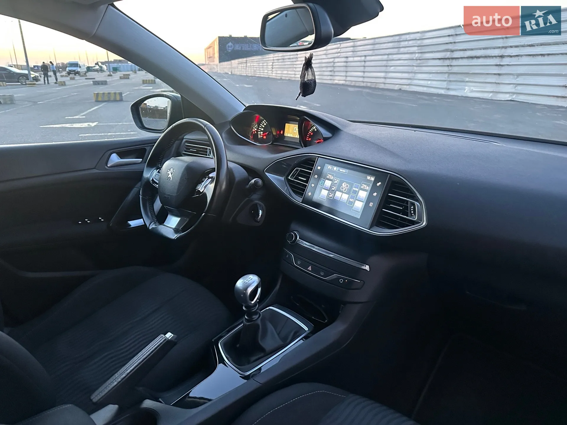 2015 Peugeot 308 - мініатюра 28