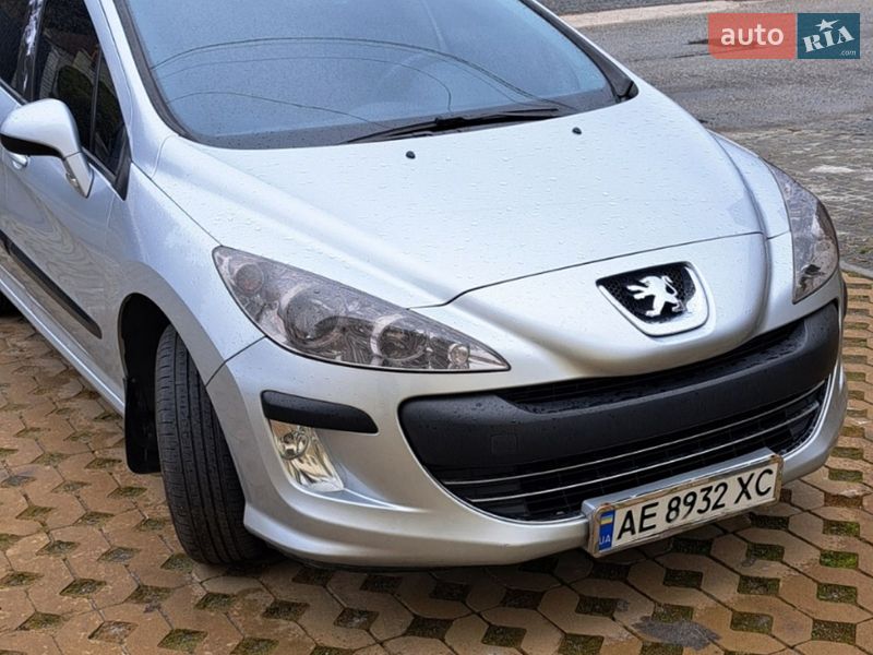 Хэтчбек Peugeot 308 2009 в Днепре