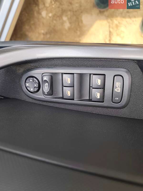 Хэтчбек Peugeot 308 2011 в Харькове