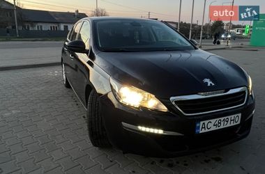 Универсал Peugeot 308 2015 в Нововолынске