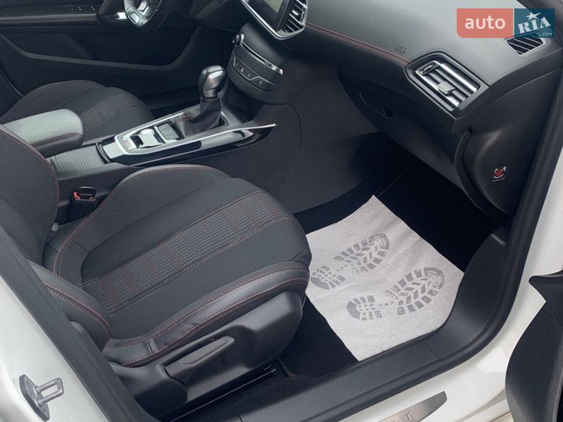 Универсал Peugeot 308 2017 в Стрые