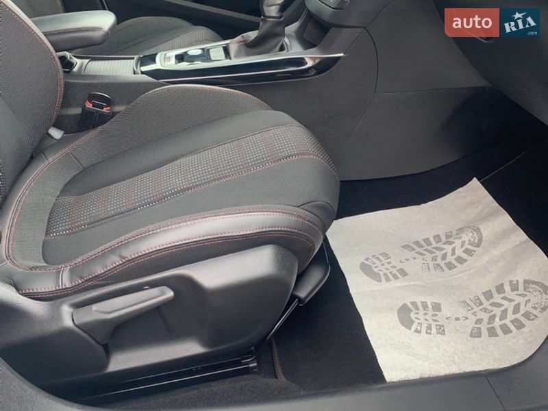 Универсал Peugeot 308 2017 в Стрые