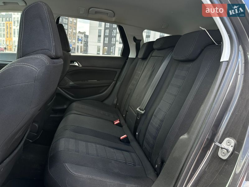Универсал Peugeot 308 2016 в Ровно