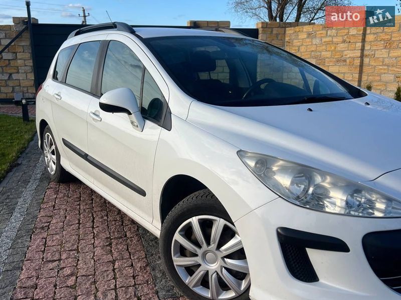 Универсал Peugeot 308 2009 в Нововолынске