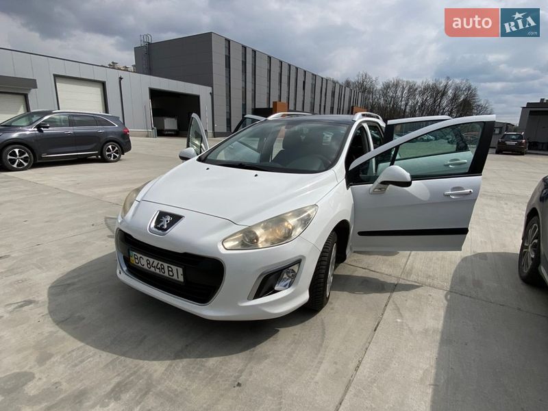 Универсал Peugeot 308 2011 в Рудки
