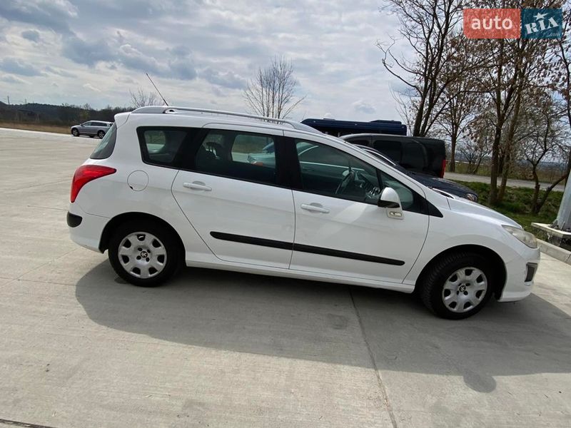 Универсал Peugeot 308 2011 в Рудки