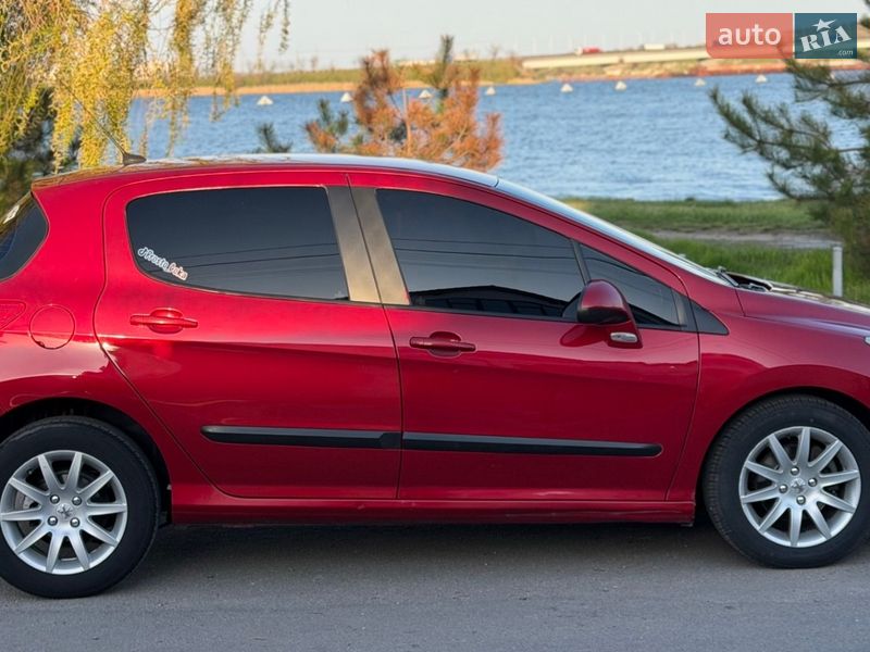 Хетчбек Peugeot 308 2010 в Миколаєві