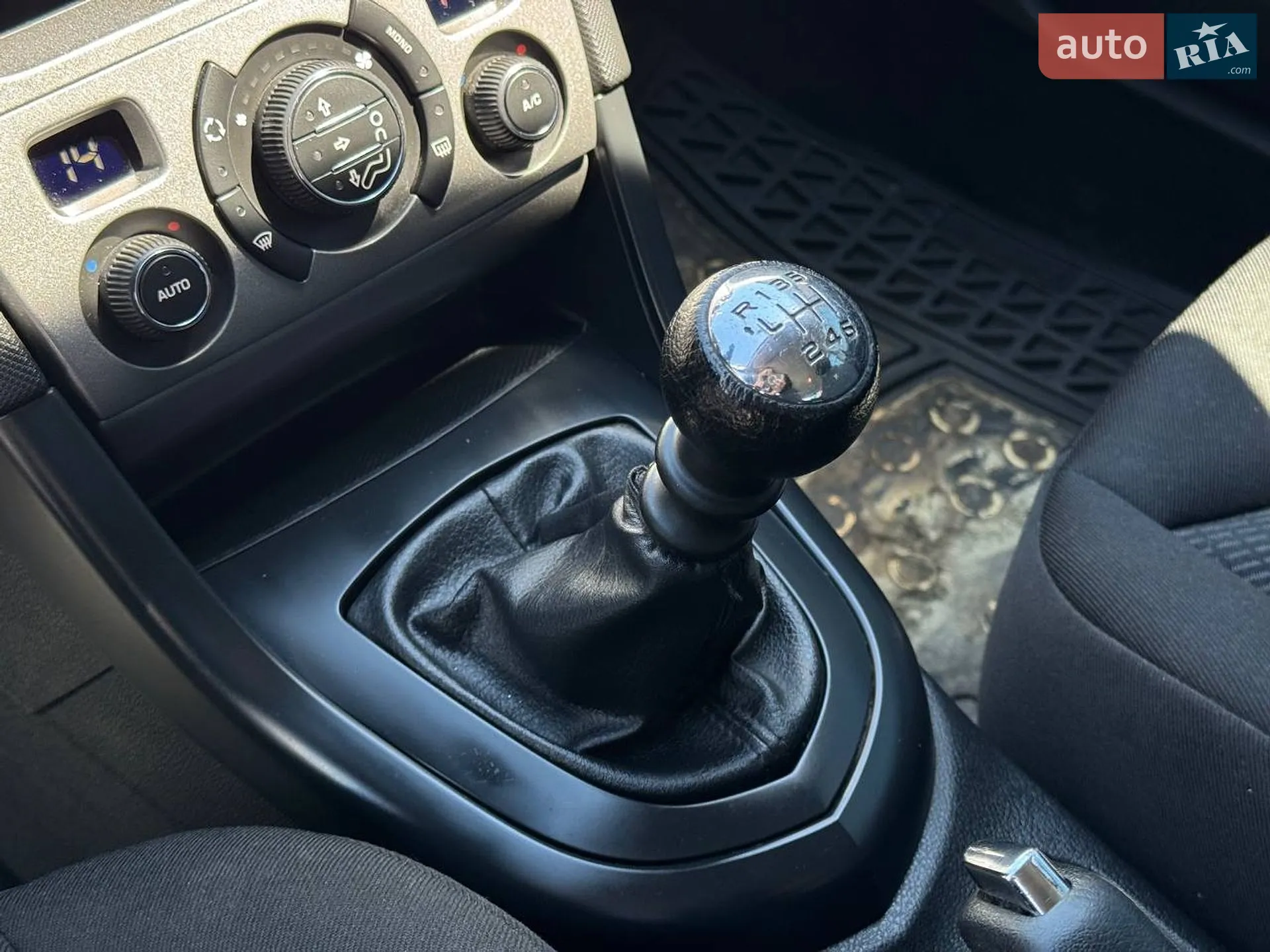2010 Peugeot 308 - мініатюра 11