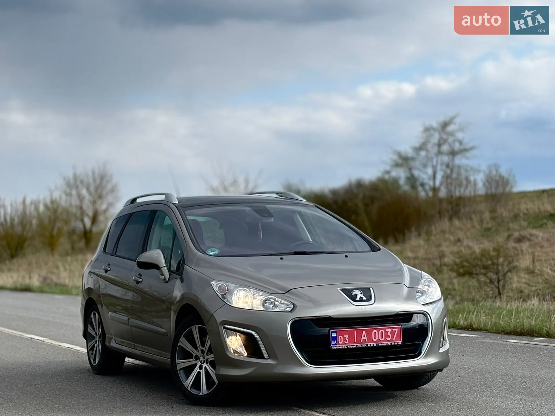 2011 Peugeot 308 - фото 1