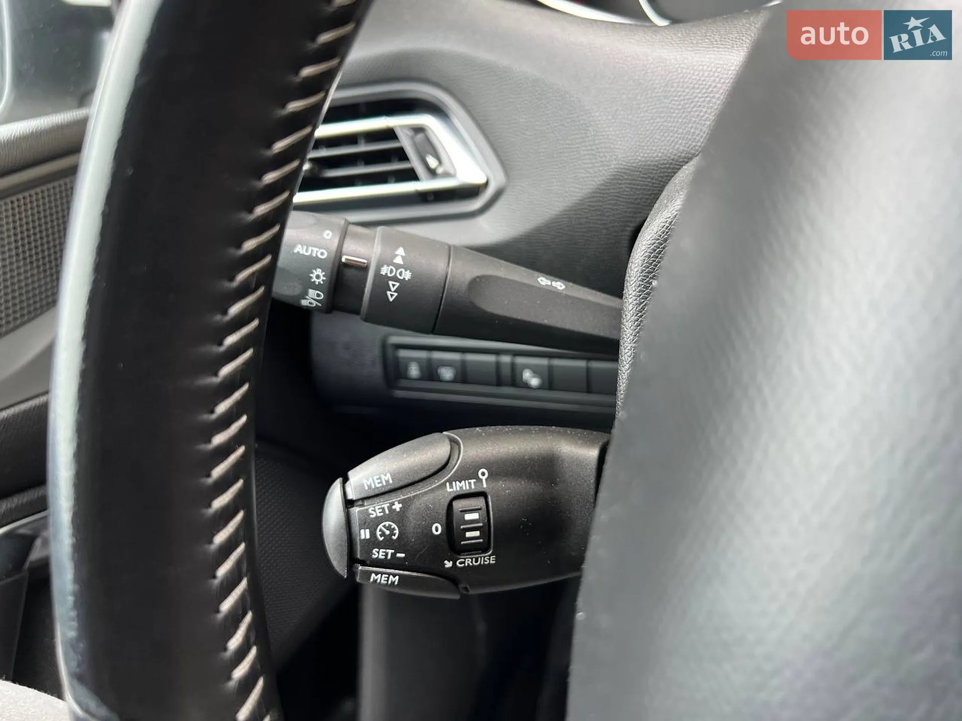 2015 Peugeot 308 - мініатюра 21
