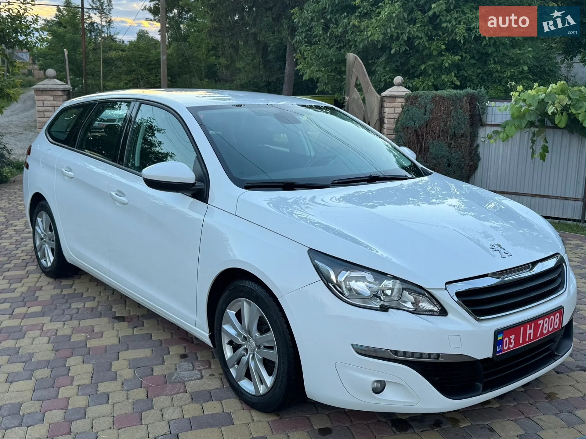 2017 Peugeot 308 - фото 1