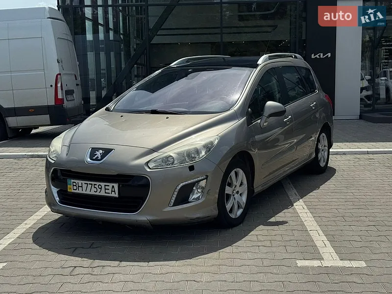 Peugeot 308 2011
