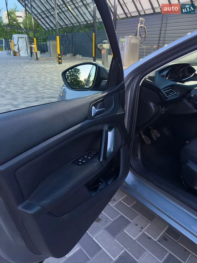 2015 Peugeot 308 - мініатюра 16