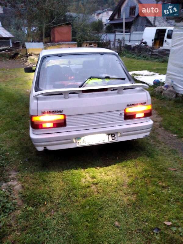 Ліфтбек Peugeot 309 1990 в Рожнятові