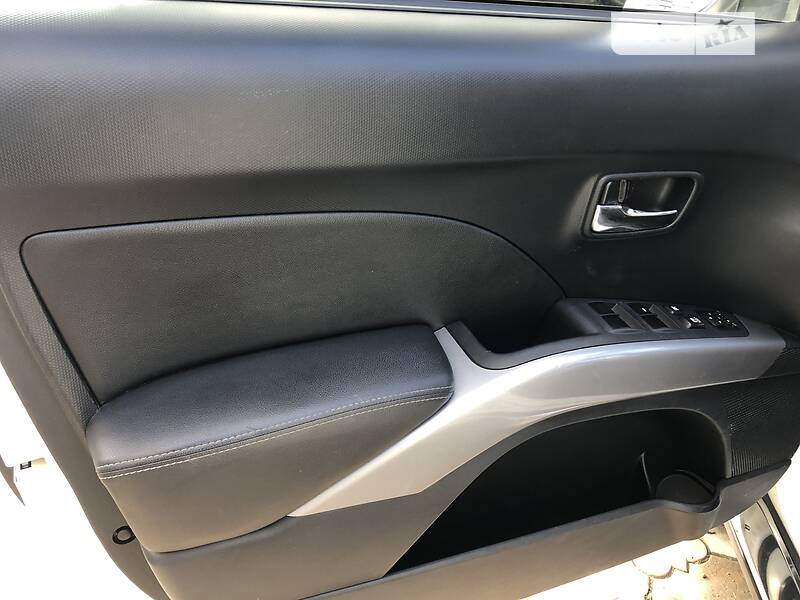 Внедорожник / Кроссовер Peugeot 4007 2008 в Ивано-Франковске