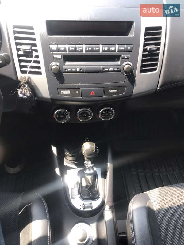 Позашляховик / Кросовер Peugeot 4007 2011 в Шепетівці