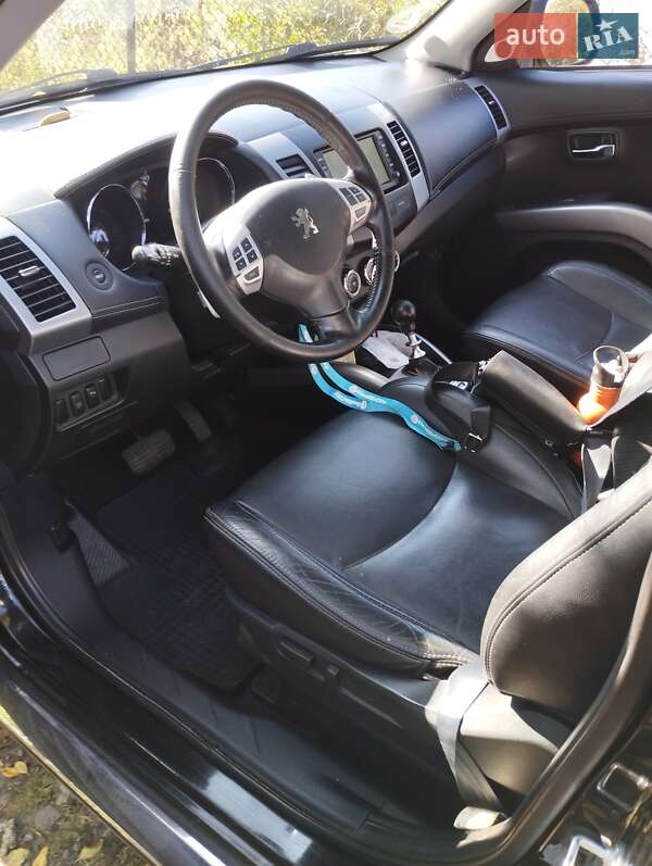 Внедорожник / Кроссовер Peugeot 4007 2010 в Рокитном
