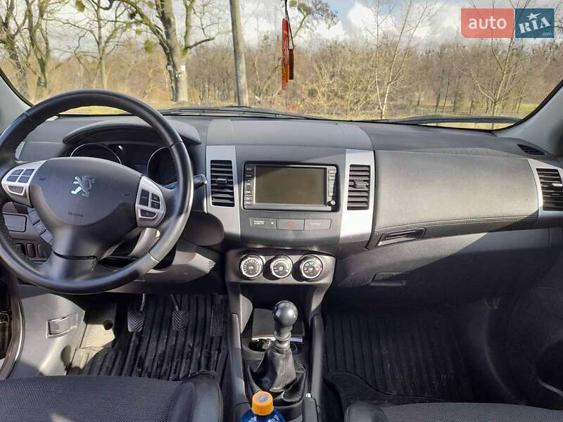 Позашляховик / Кросовер Peugeot 4007 2010 в Дубні