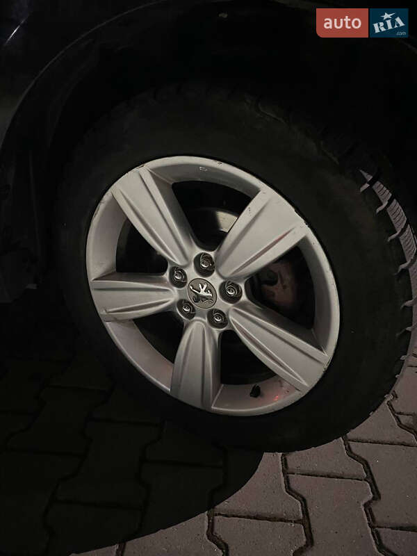 Позашляховик / Кросовер Peugeot 4007 2008 в Стрию