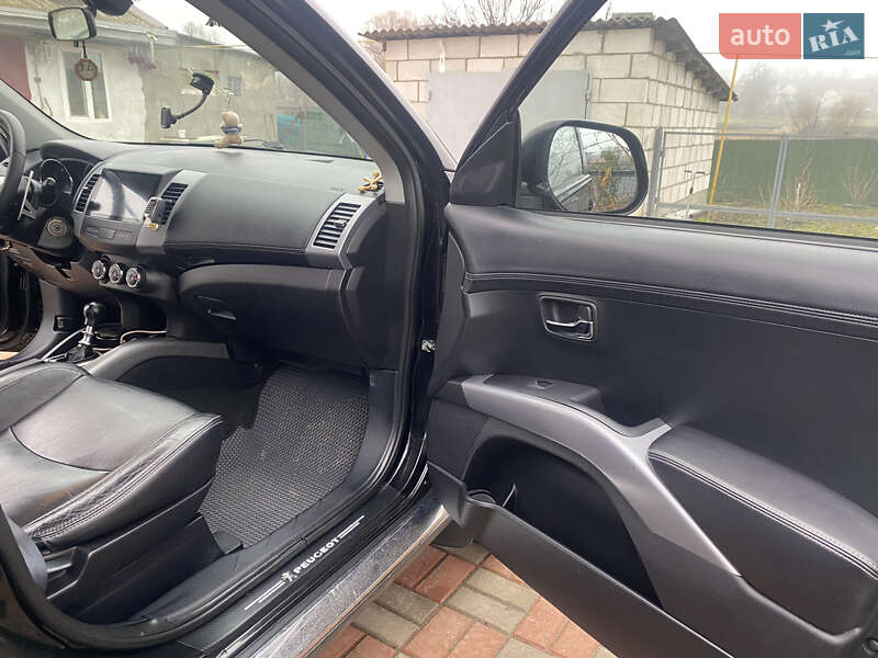 Позашляховик / Кросовер Peugeot 4007 2009 в Києві