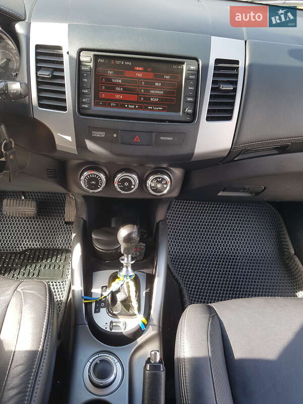 Внедорожник / Кроссовер Peugeot 4007 2011 в Прилуках