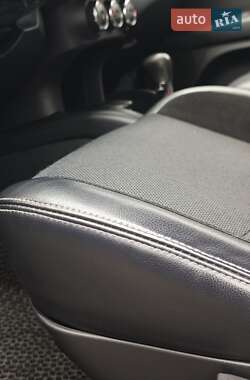 Внедорожник / Кроссовер Peugeot 4007 2011 в 