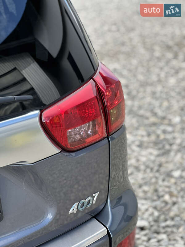 Позашляховик / Кросовер Peugeot 4007 2010 в Чернівцях