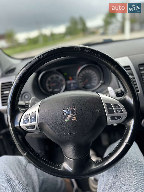 Позашляховик / Кросовер Peugeot 4007 2010 в Чернівцях