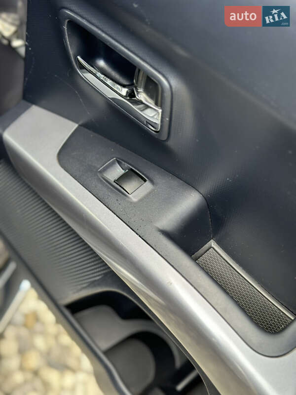 Позашляховик / Кросовер Peugeot 4007 2010 в Чернівцях