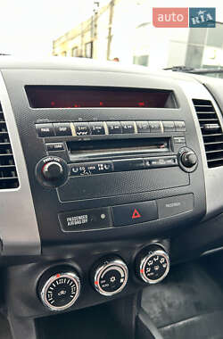 Позашляховик / Кросовер Peugeot 4007 2011 в 