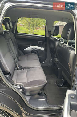 Позашляховик / Кросовер Peugeot 4007 2011 в 