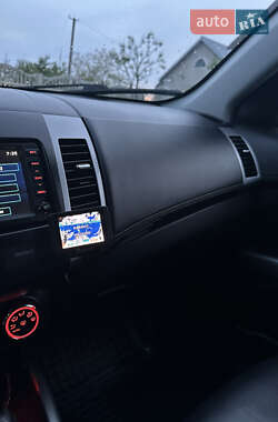 Позашляховик / Кросовер Peugeot 4007 2010 в 