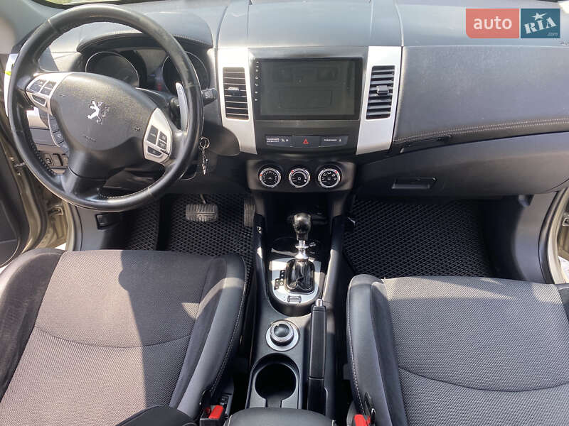 Позашляховик / Кросовер Peugeot 4007 2010 в Підгайцях