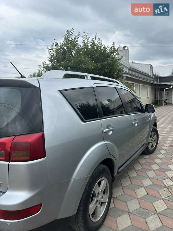Позашляховик / Кросовер Peugeot 4007 2008 в Чернівцях
