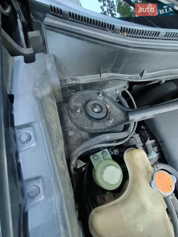 Позашляховик / Кросовер Peugeot 4007 2008 в Чернігові