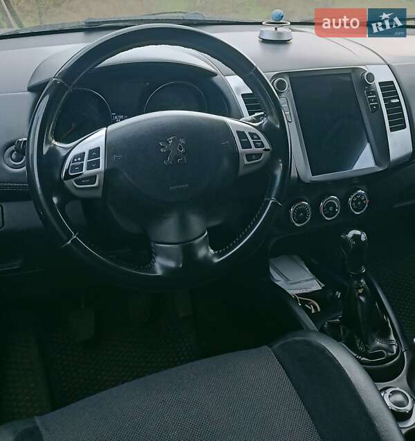 Позашляховик / Кросовер Peugeot 4007 2010 в Буковеле