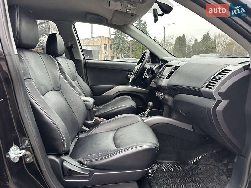 Внедорожник / Кроссовер Peugeot 4007 2010 в Дубно