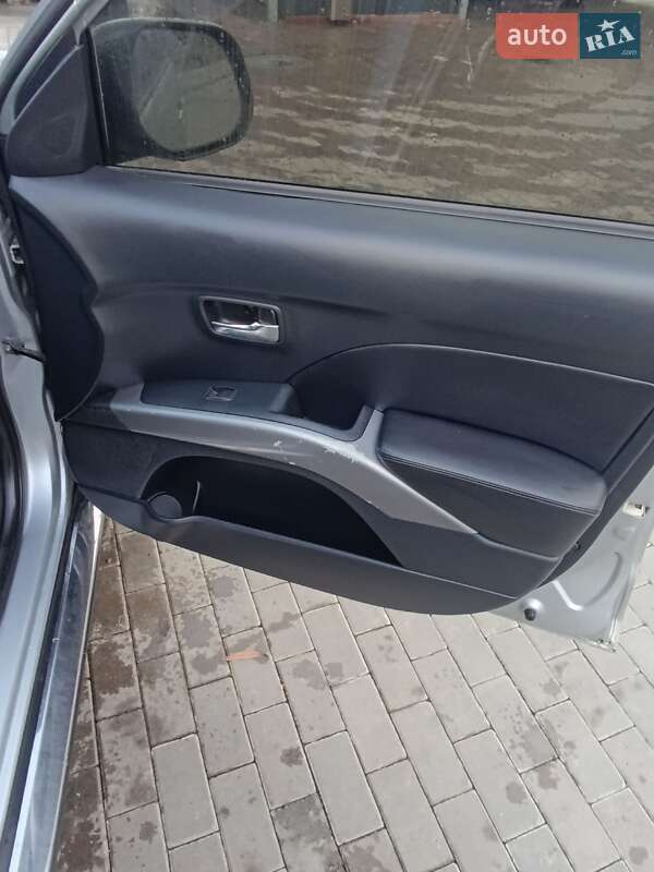 Внедорожник / Кроссовер Peugeot 4007 2007 в Стрые