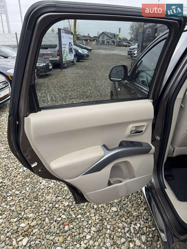 Позашляховик / Кросовер Peugeot 4007 2010 в Івано-Франківську