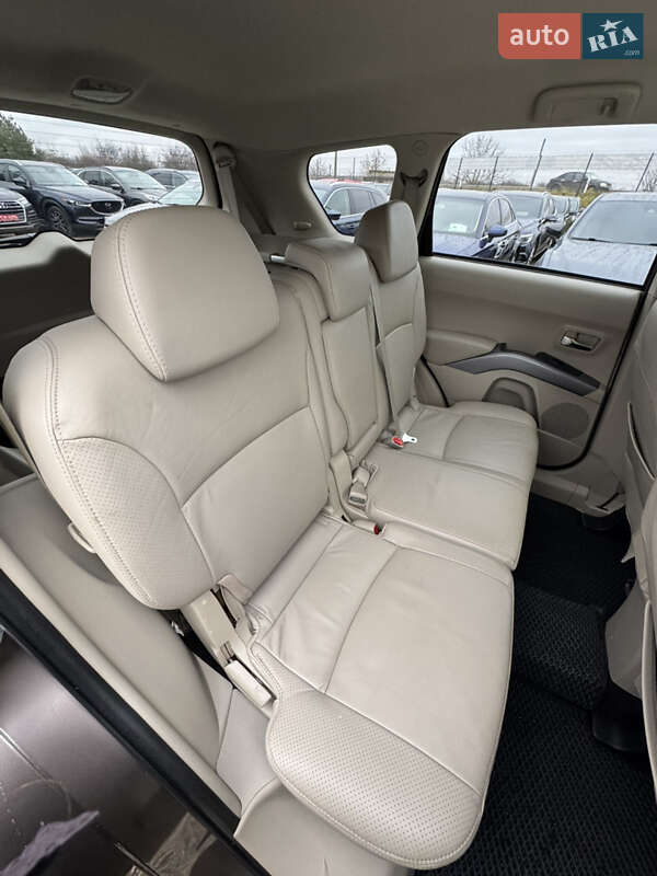 Позашляховик / Кросовер Peugeot 4007 2010 в Івано-Франківську