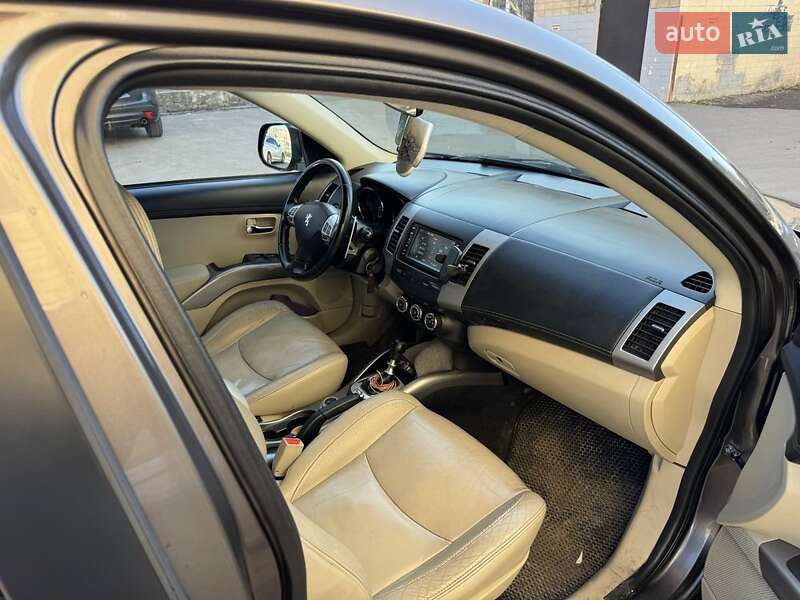 Внедорожник / Кроссовер Peugeot 4007 2012 в Полтаве