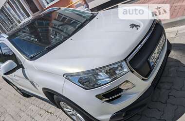 Позашляховик / Кросовер Peugeot 4008 2012 в 
