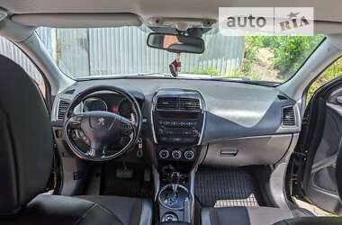 Позашляховик / Кросовер Peugeot 4008 2012 в 